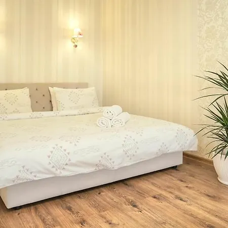 1 Room 60M2 Center Of Obolon Near River Side Kyiv Exterior photo